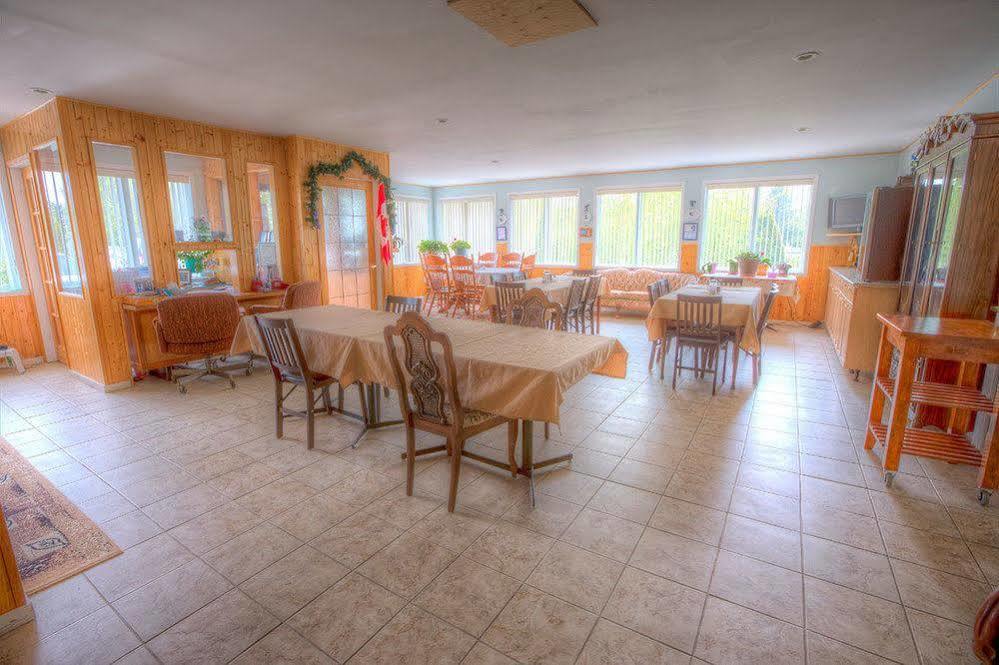 Villa Maria Country Inn Acheson Exteriér fotografie